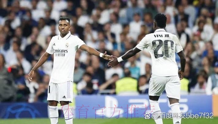 马卡:皇马对巴萨的动作很平静 认为这些签约有问题